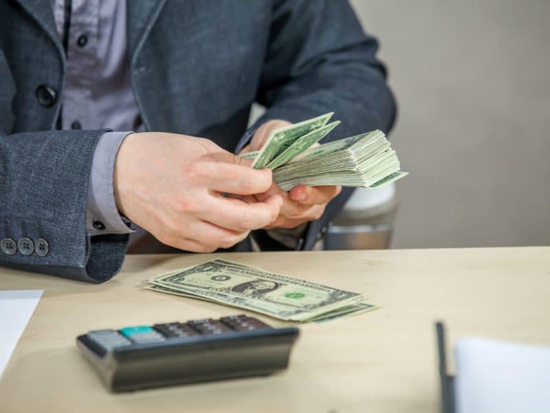 פיצויי פיטורים – מתי עובד זכאי להשלמת פיצויי פיטורים ו-"התפטרות בדין מפוטר"